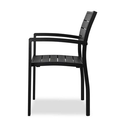239435937.jpg